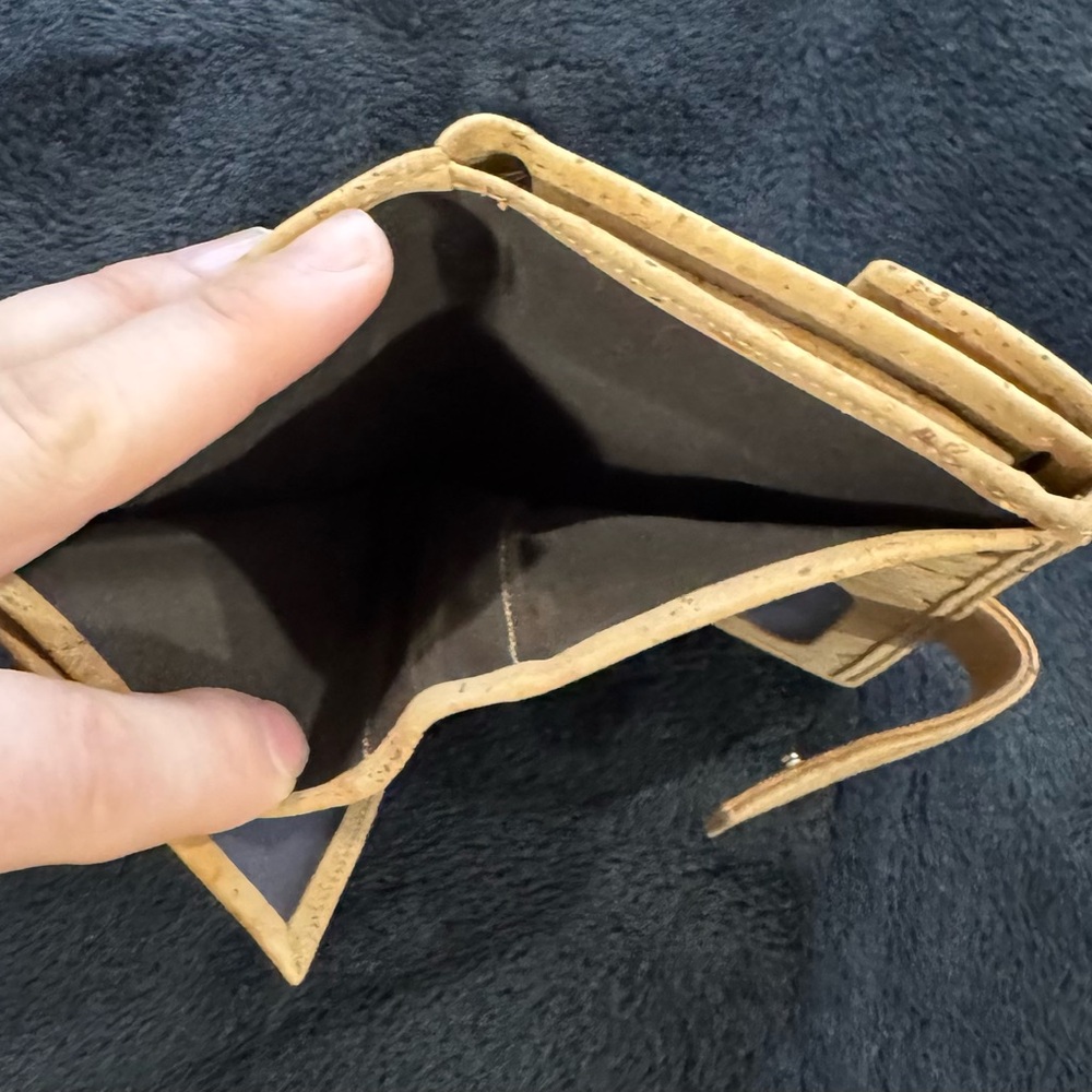 NWOT Viator Cork Wallet - Picture 9 of 9
